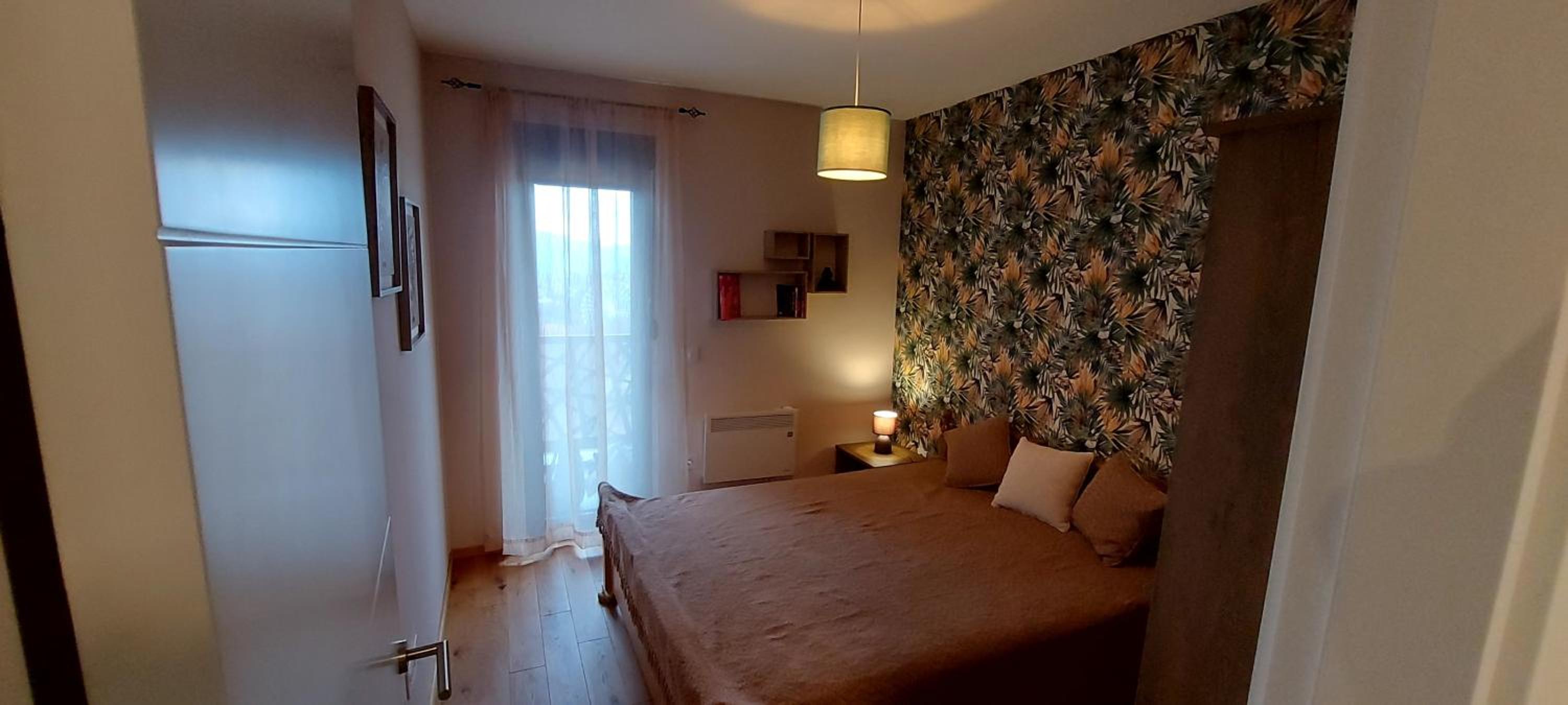 Yellow apartman
