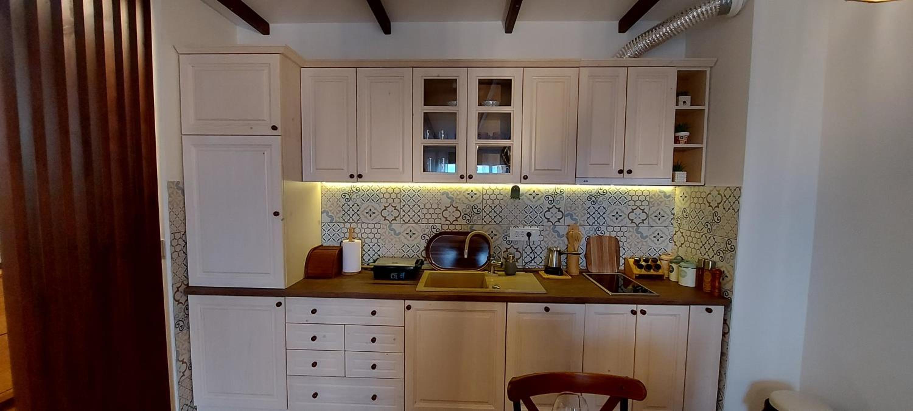 Yellow apartman