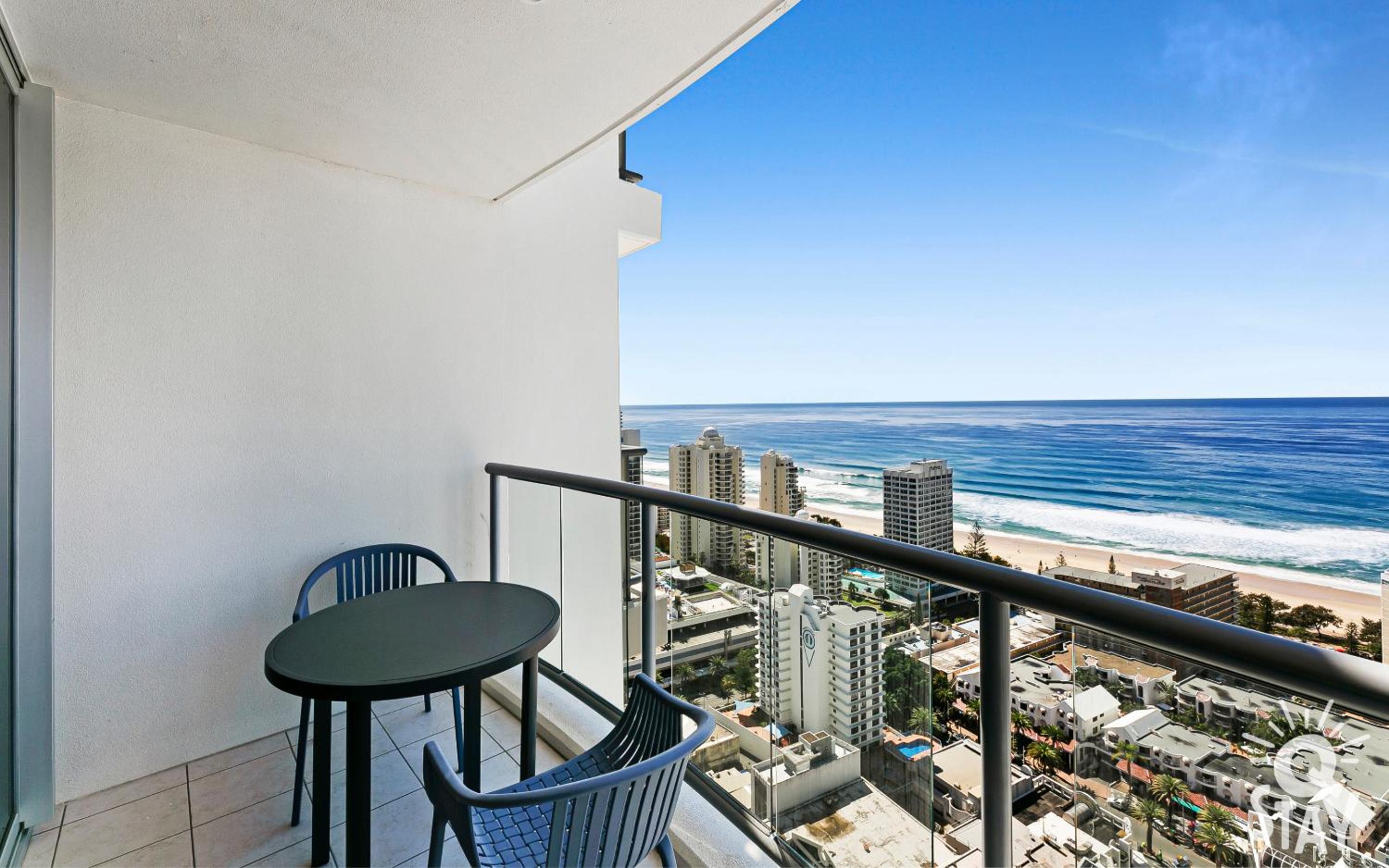 Chevron Renaissance - 3 Bedroom Apartments - Q Stay