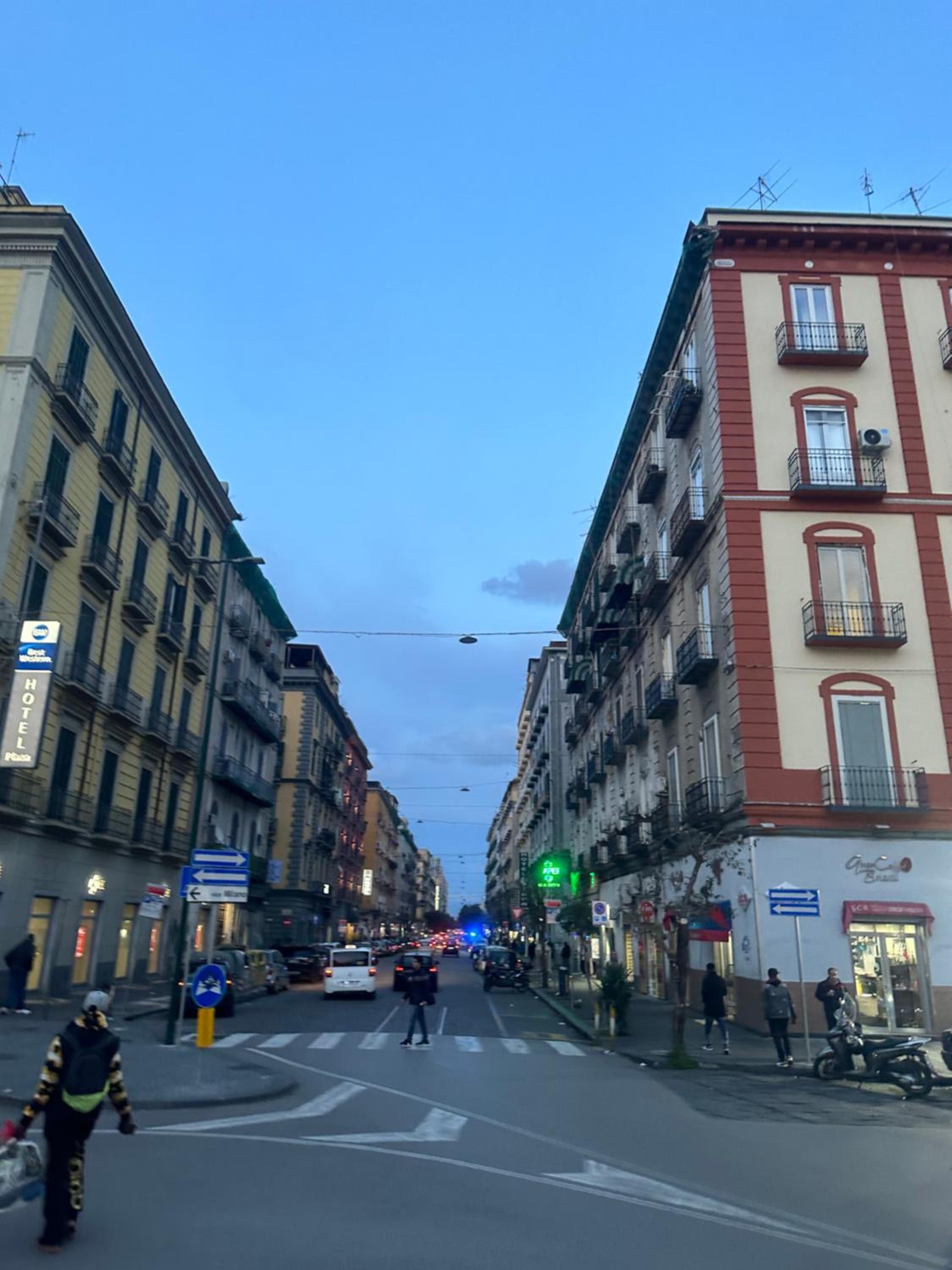 Alexander hostel — Naples