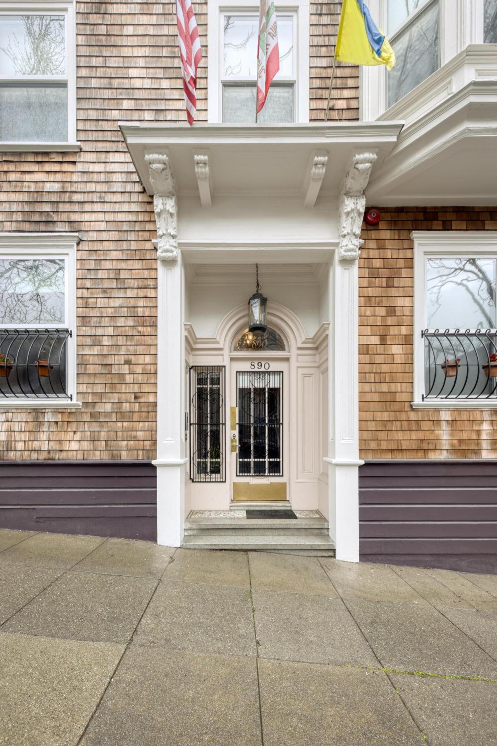 Hotel The Grove Inn - Image 1