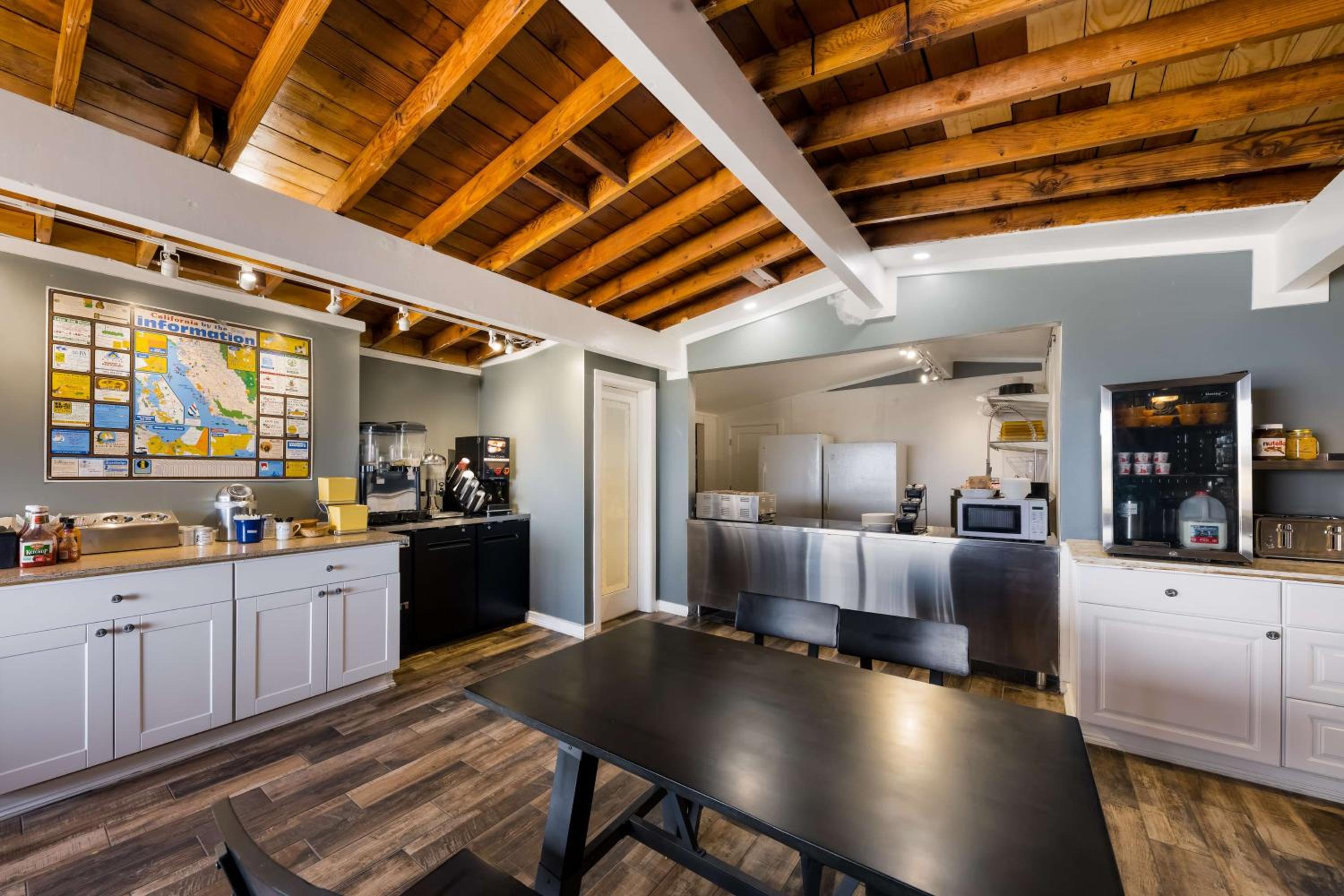 San Simeon Vacations - Pacific Coast Roadhouse Hotel - Property Image 24