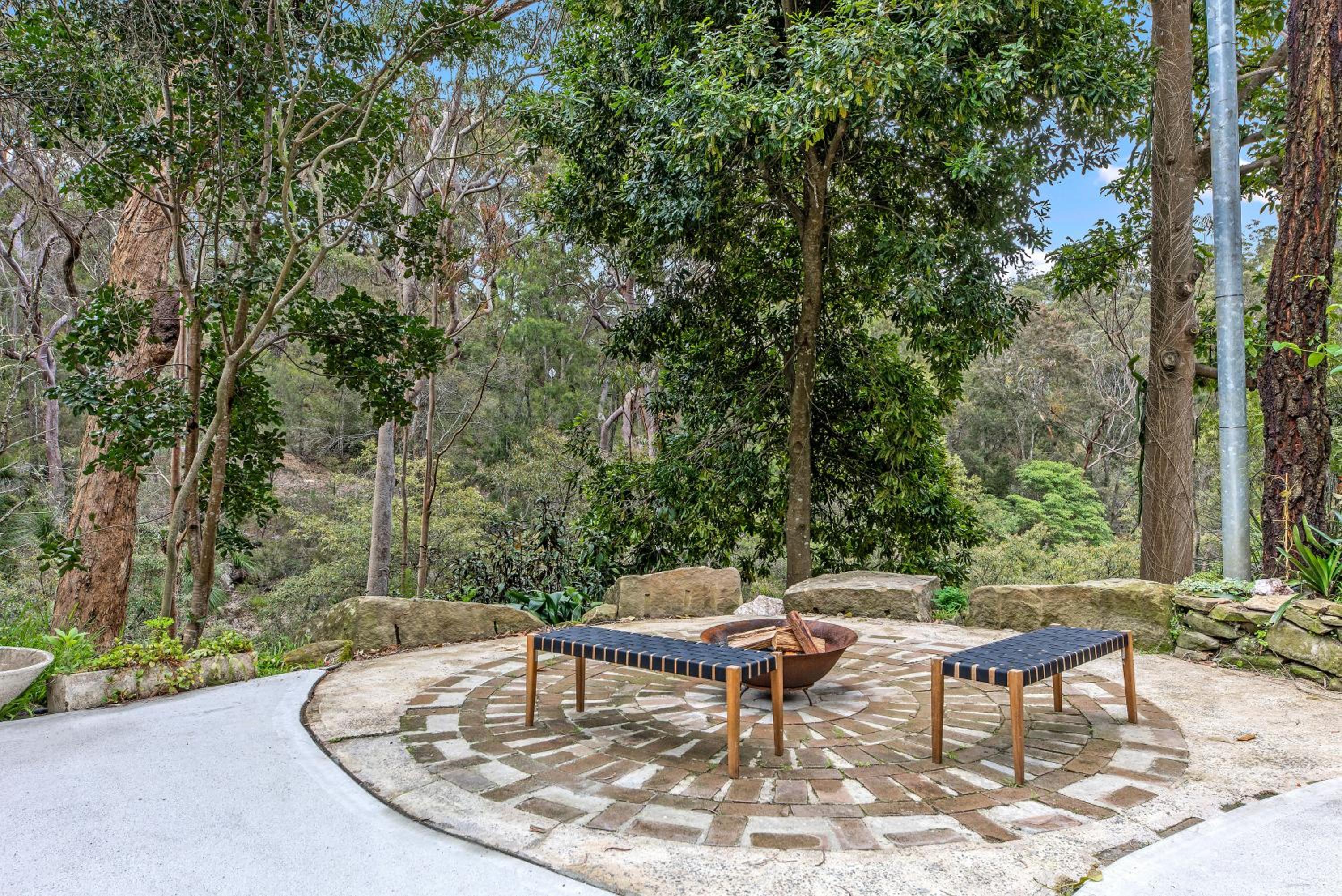 Stunning Peaceful Holiday Haven with Waterfall