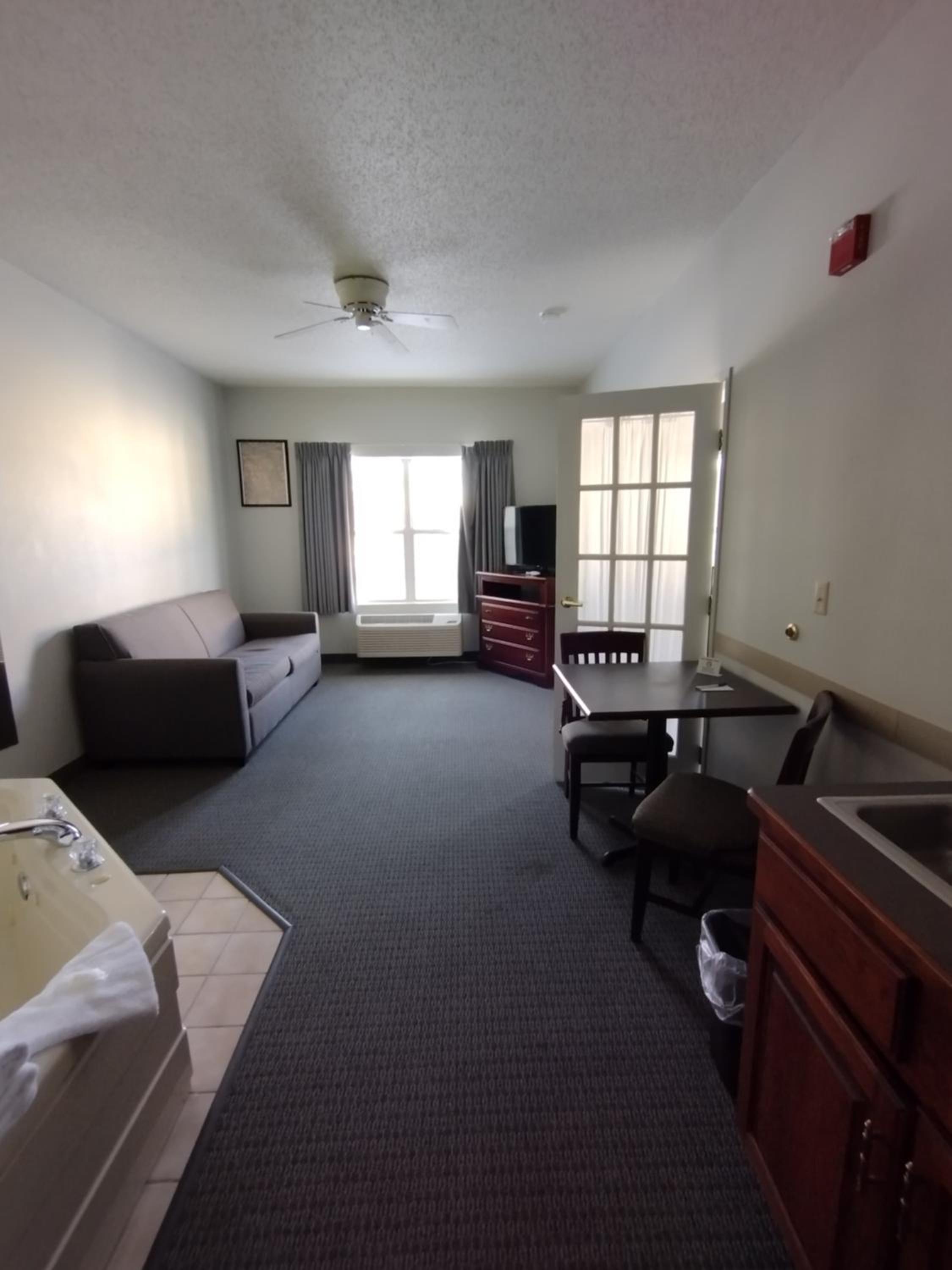 Hastings Country Inn - Property Image 3