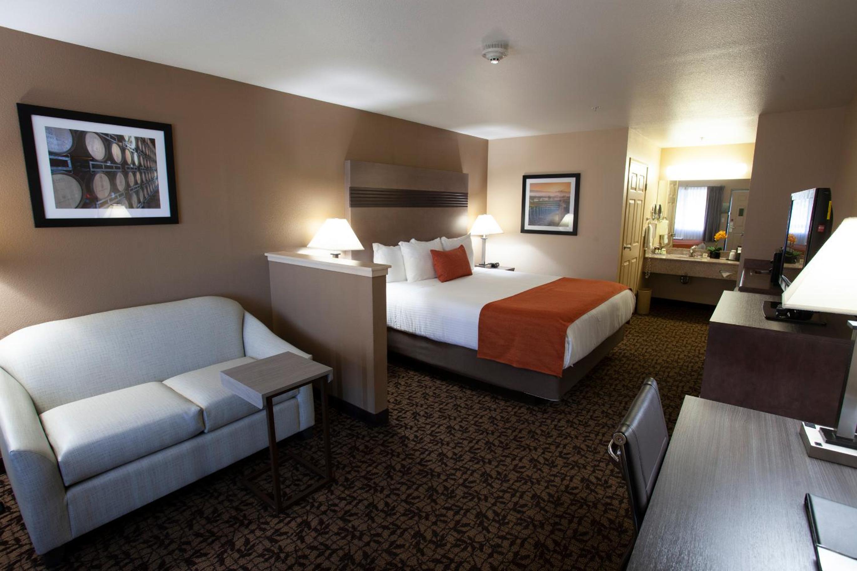 Maui Vacations - Hawthorn Suites by Wyndham Napa Valley - Property Image 16
