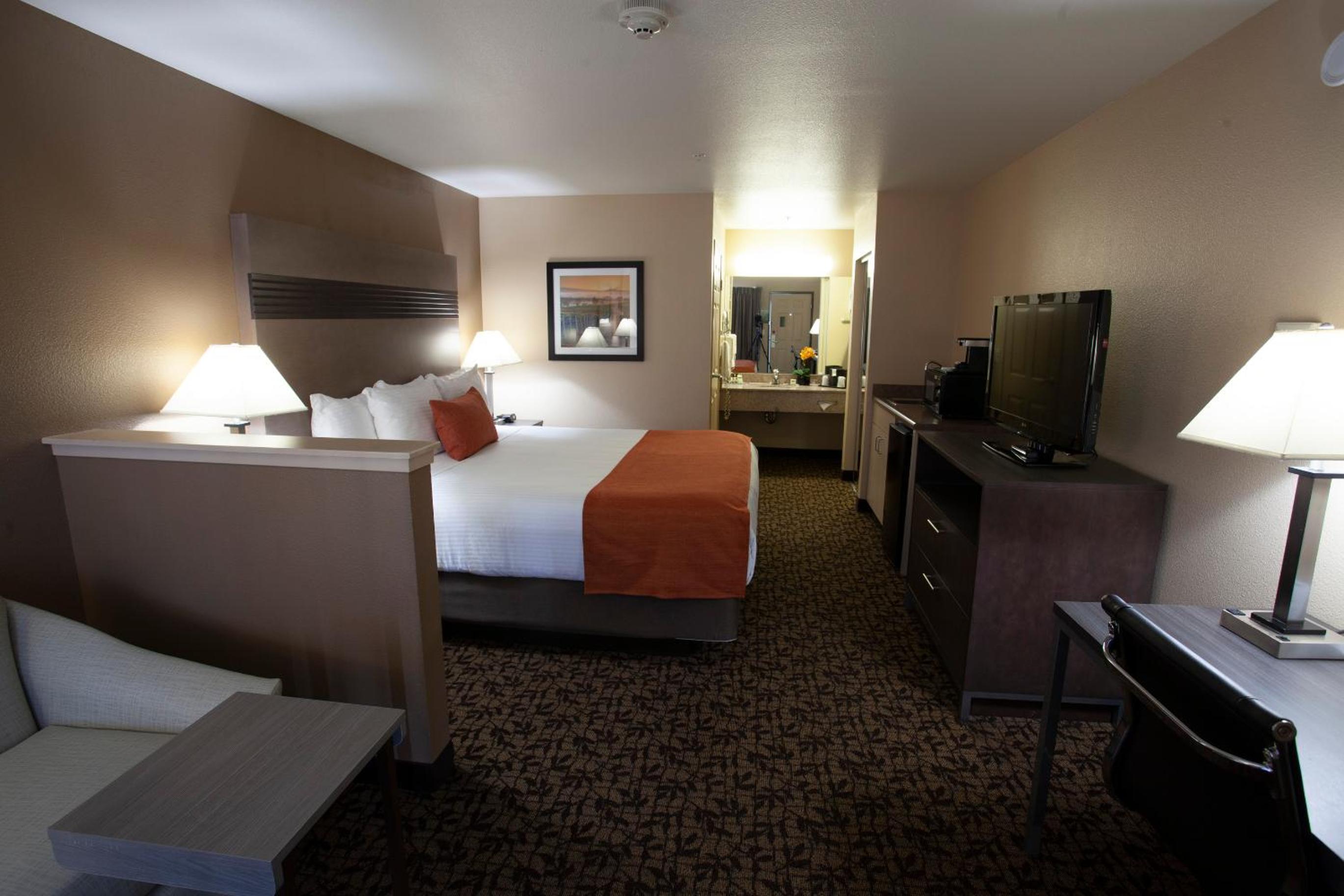 Maui Vacations - Hawthorn Suites by Wyndham Napa Valley - Property Image 1