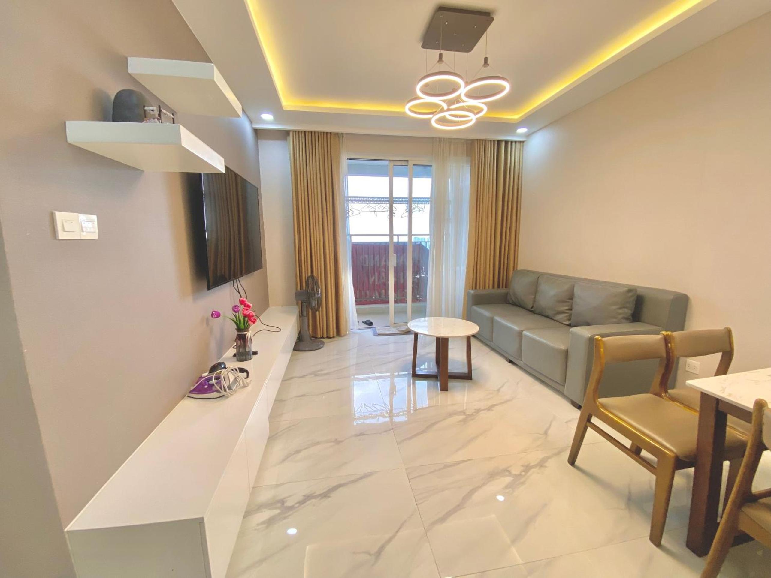 Alm's 2 BedRoom Apartment at Sunrise City District 7
