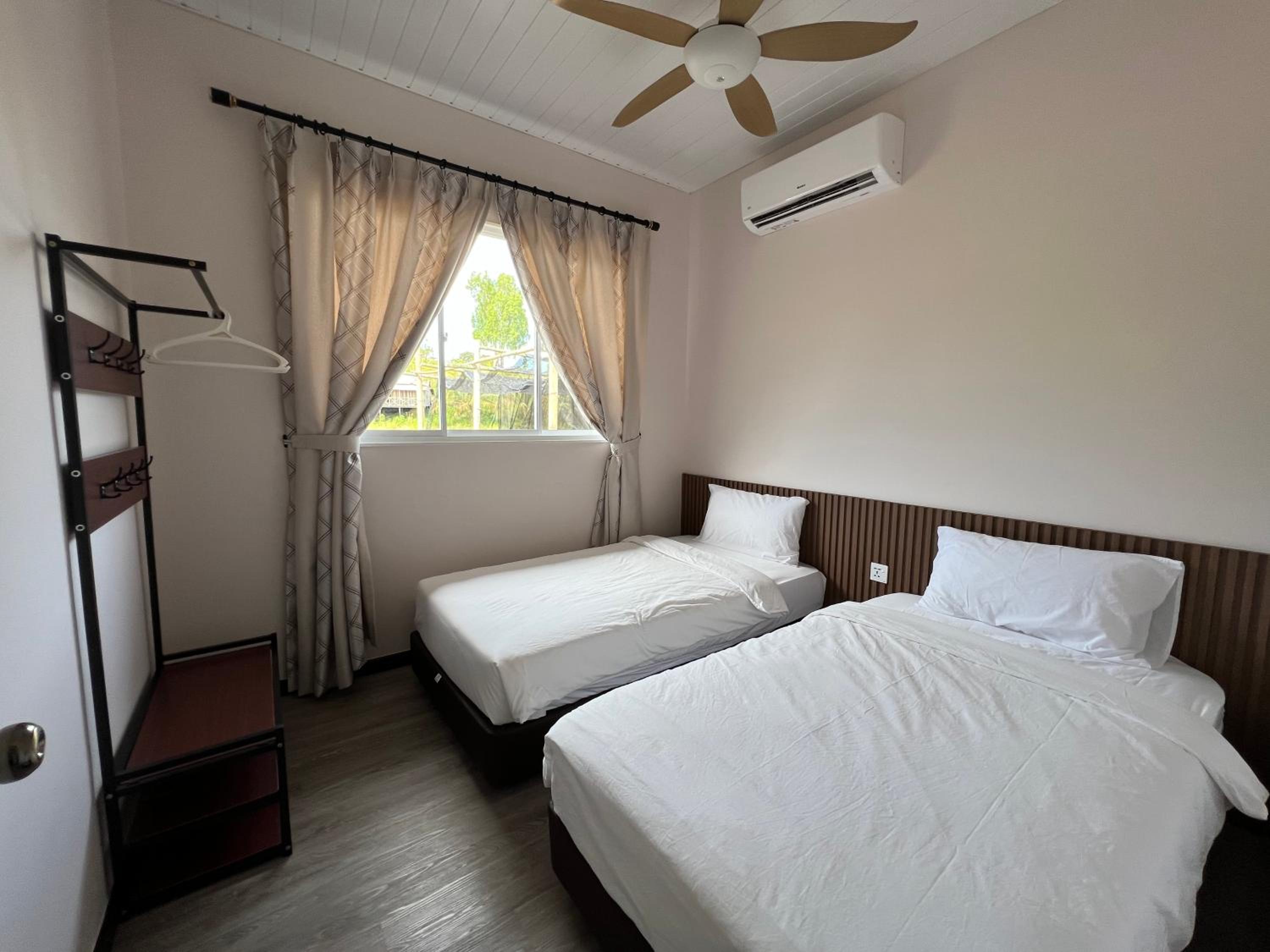 TANJUNG GROVE VILLAS