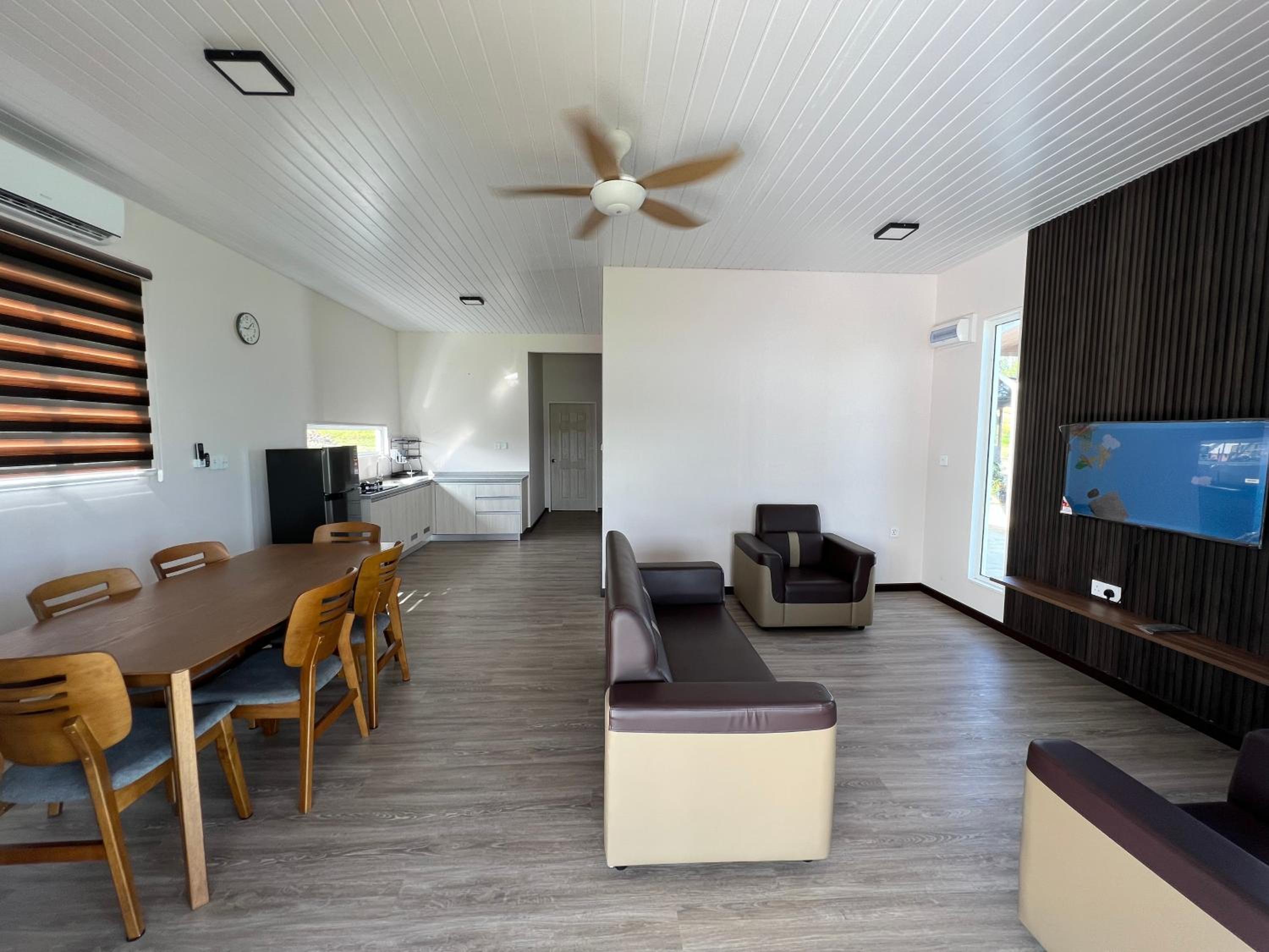 TANJUNG GROVE VILLAS