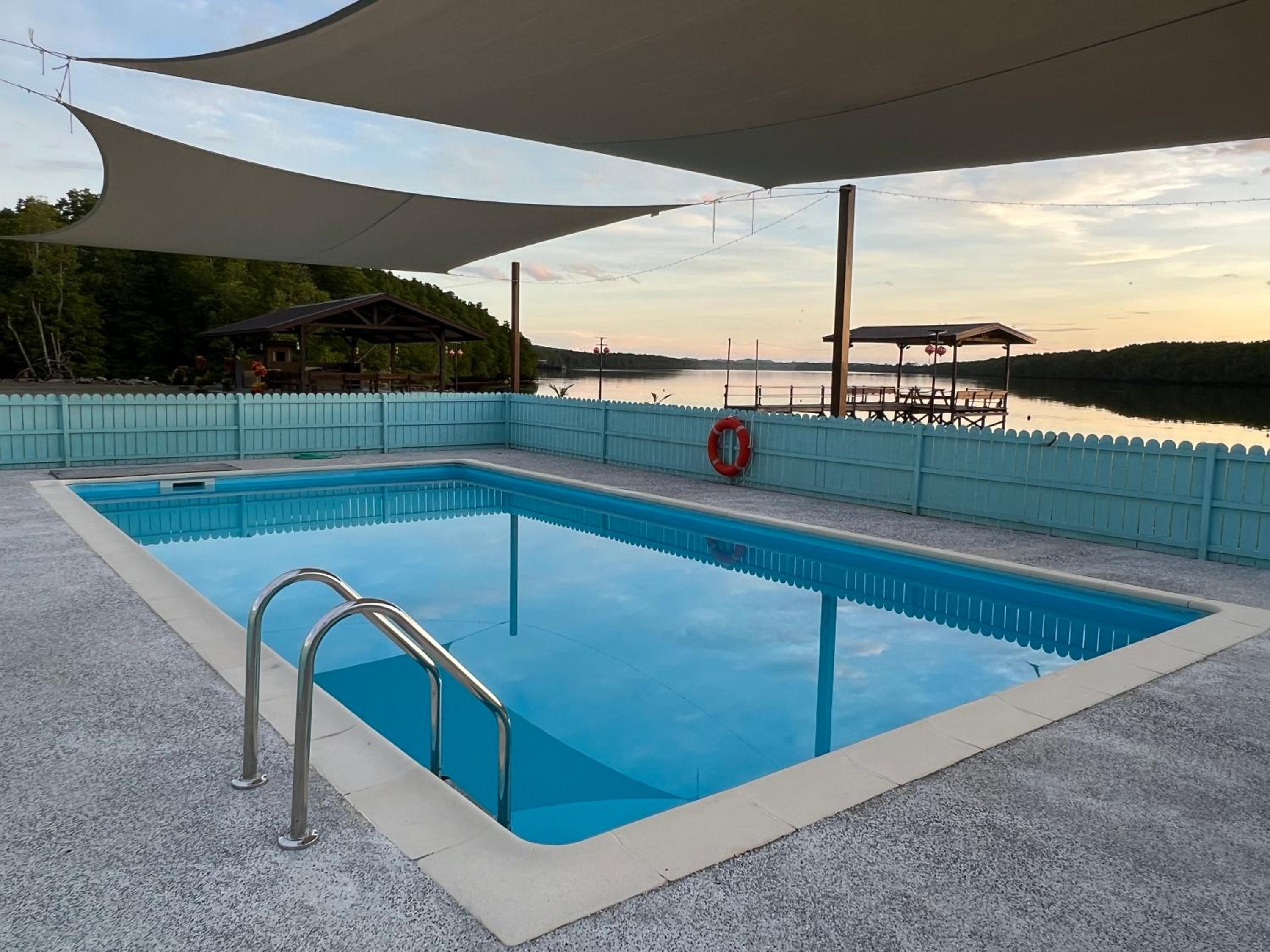 TANJUNG GROVE VILLAS