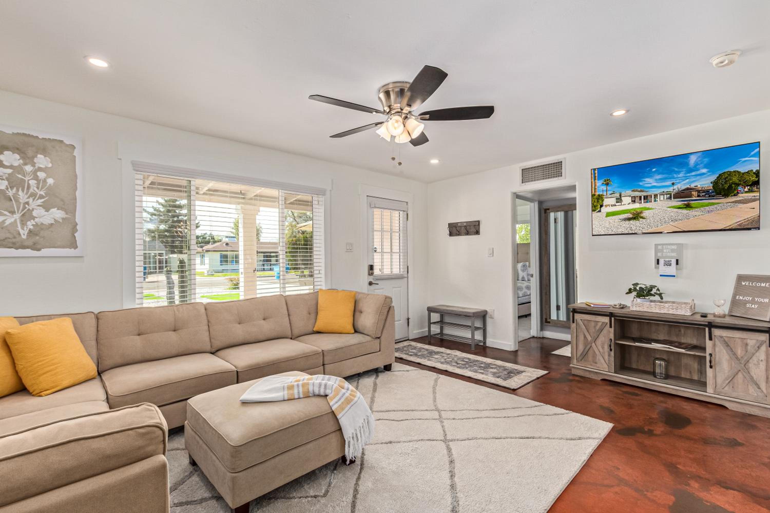 MODERN LIVING! CAMELBACK EAST-BILTMORE HOME view 3