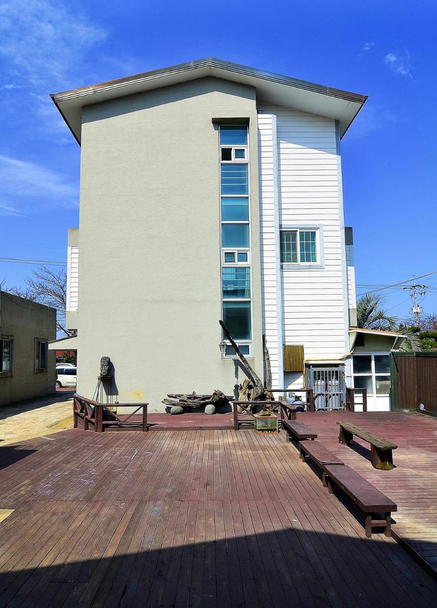 Ganderak Guesthouse