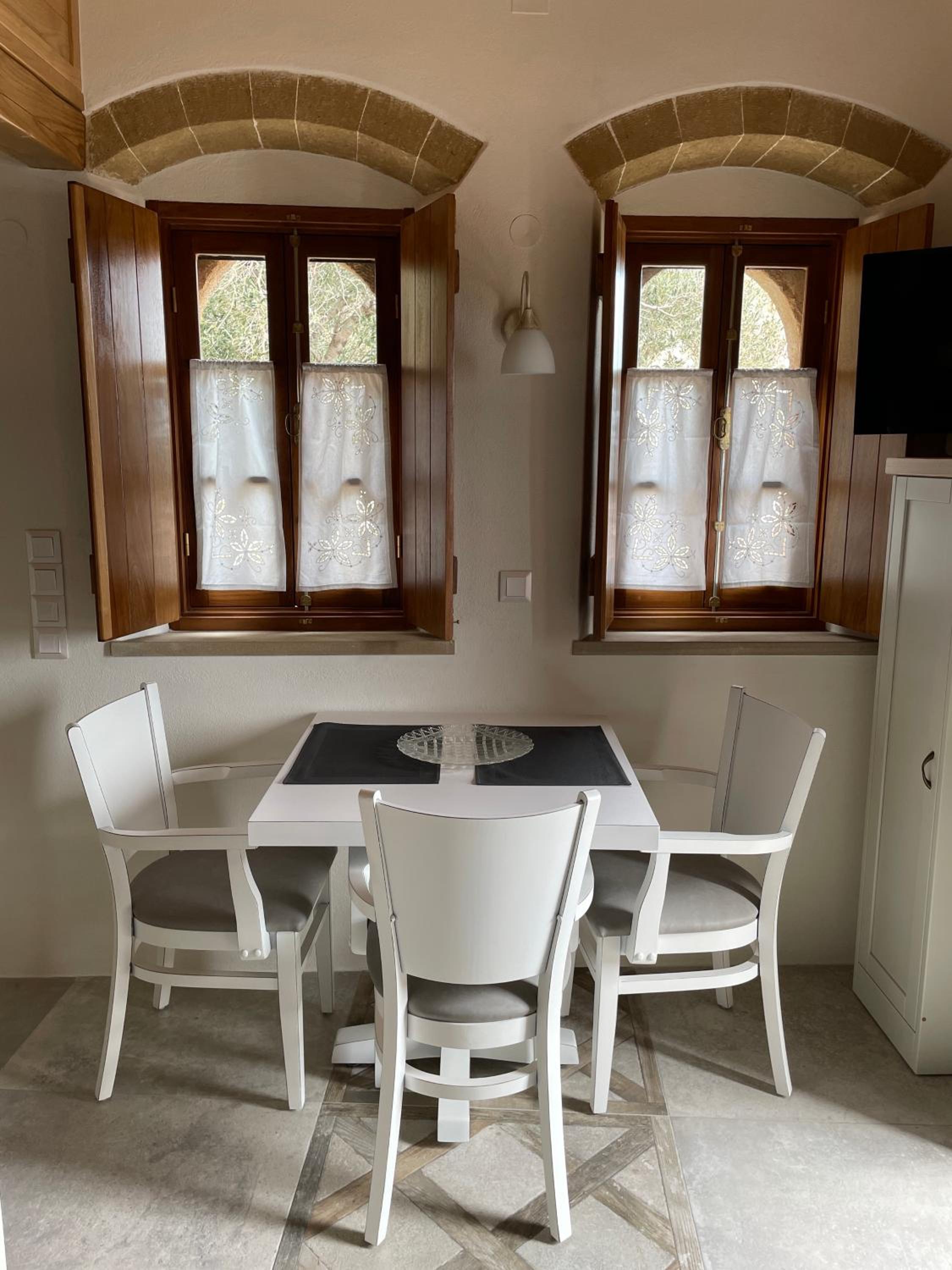 MONOVASIA SUITES Anopolis