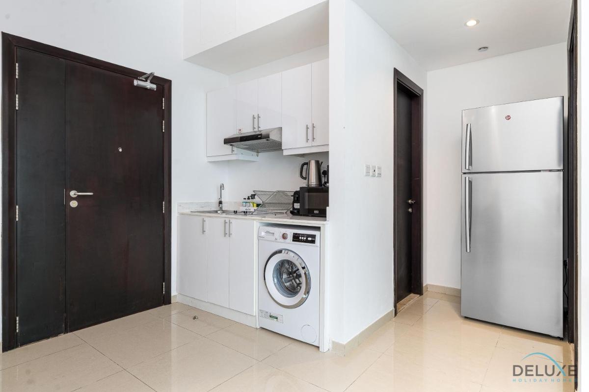 Captivating 1BR at DEC Towers Dubai Marina by Deluxe Holiday Homes
