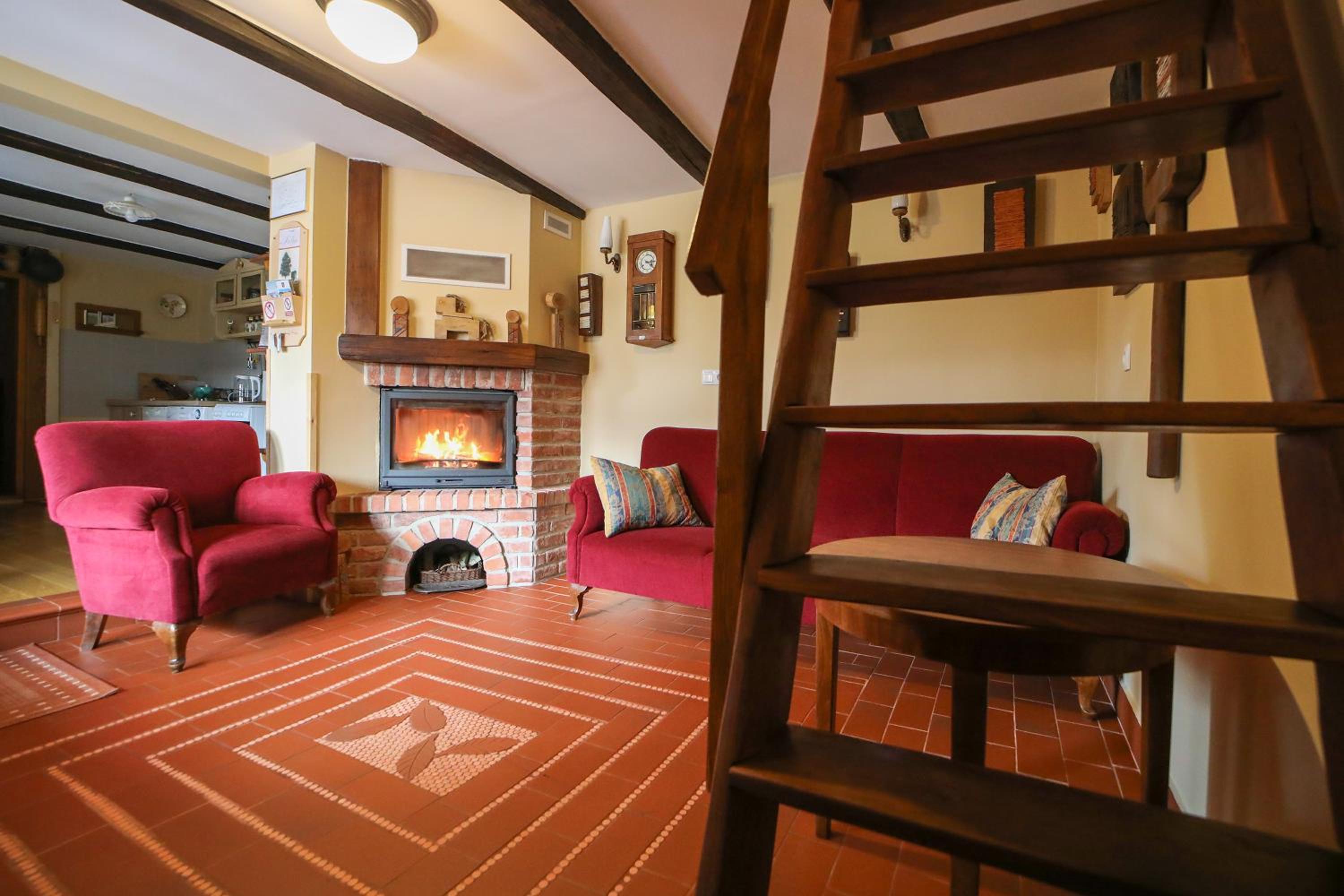 Country house with a pool in Medvednica Nature Park