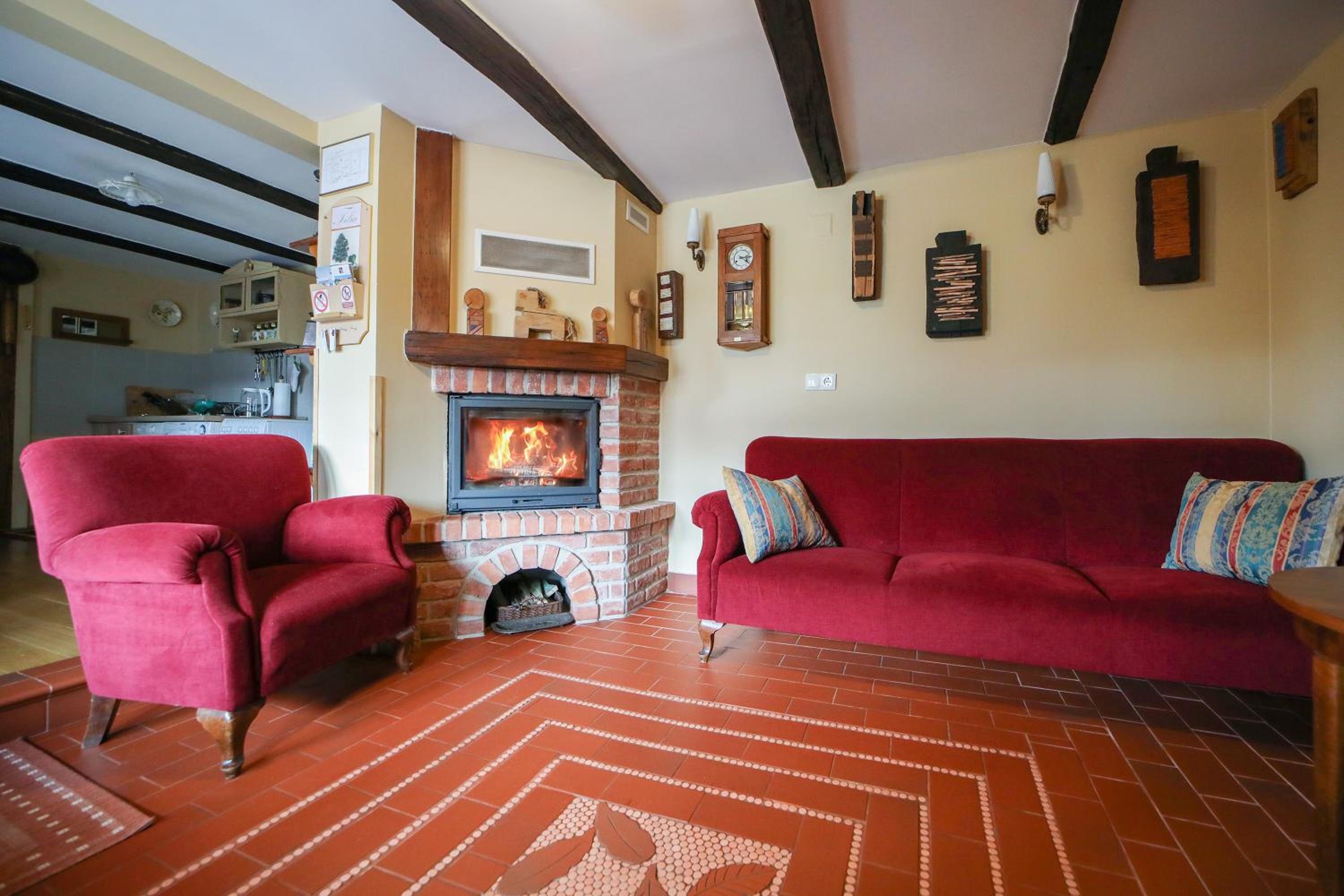 Country house with a pool in Medvednica Nature Park