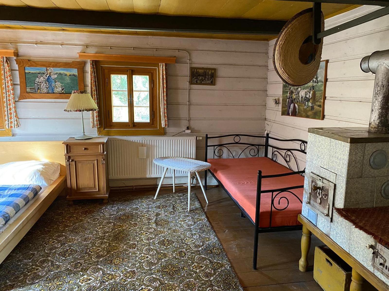 Roubenka u potoka Jizerské hory