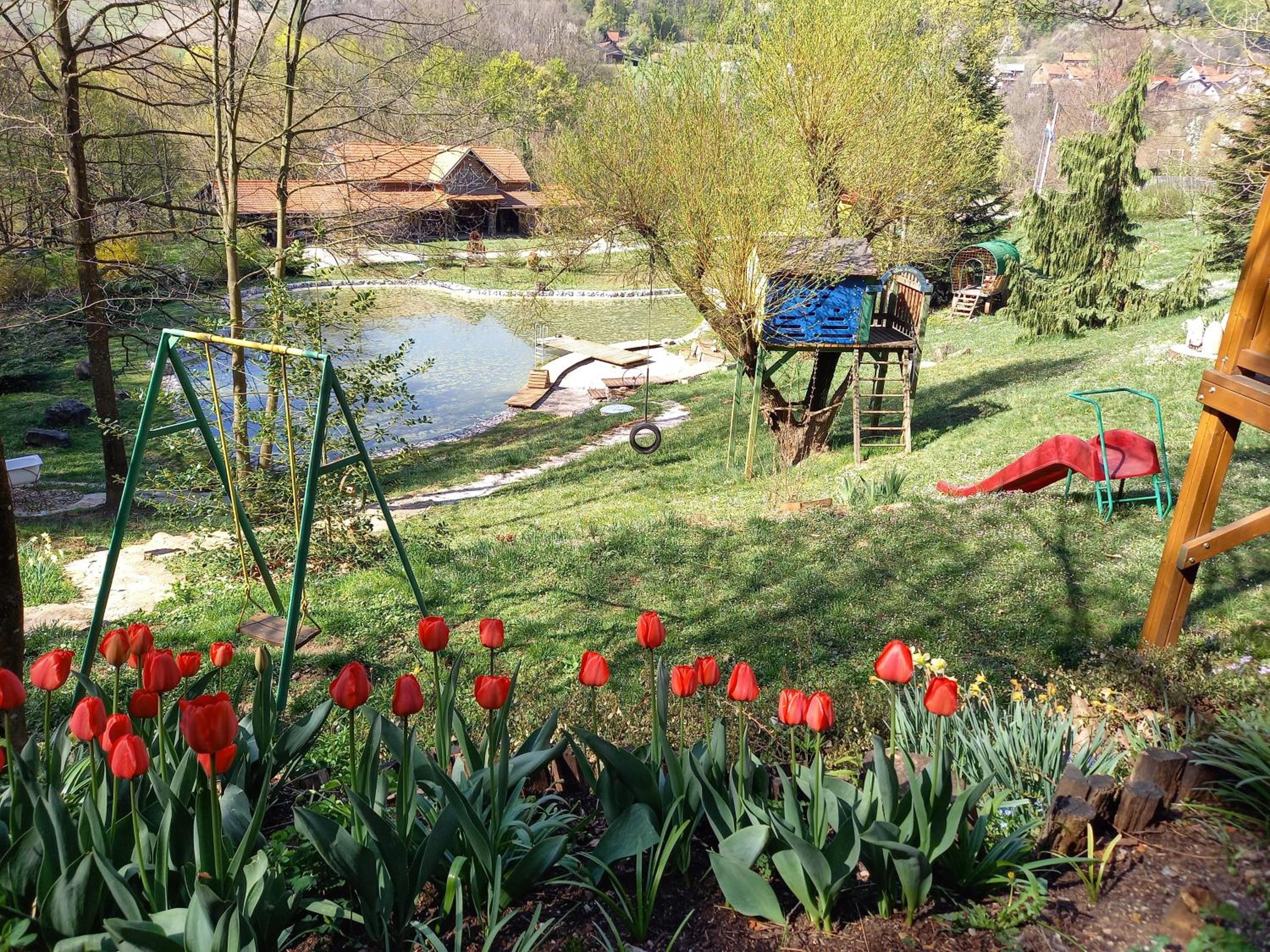 Country house with a pool in Medvednica Nature Park