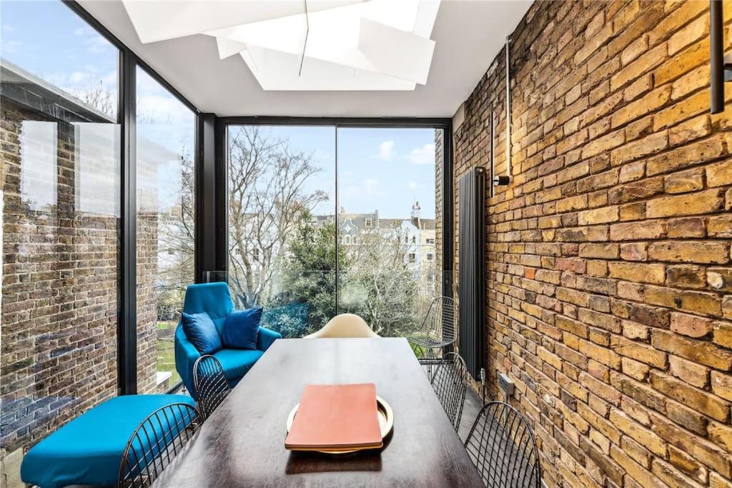 Stunning Notting Hill, 3 BD, fine Street, Garden