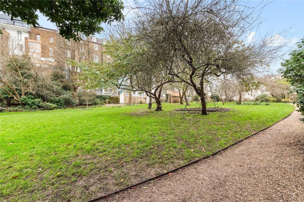 Stunning Notting Hill, 3 BD, fine Street, Garden