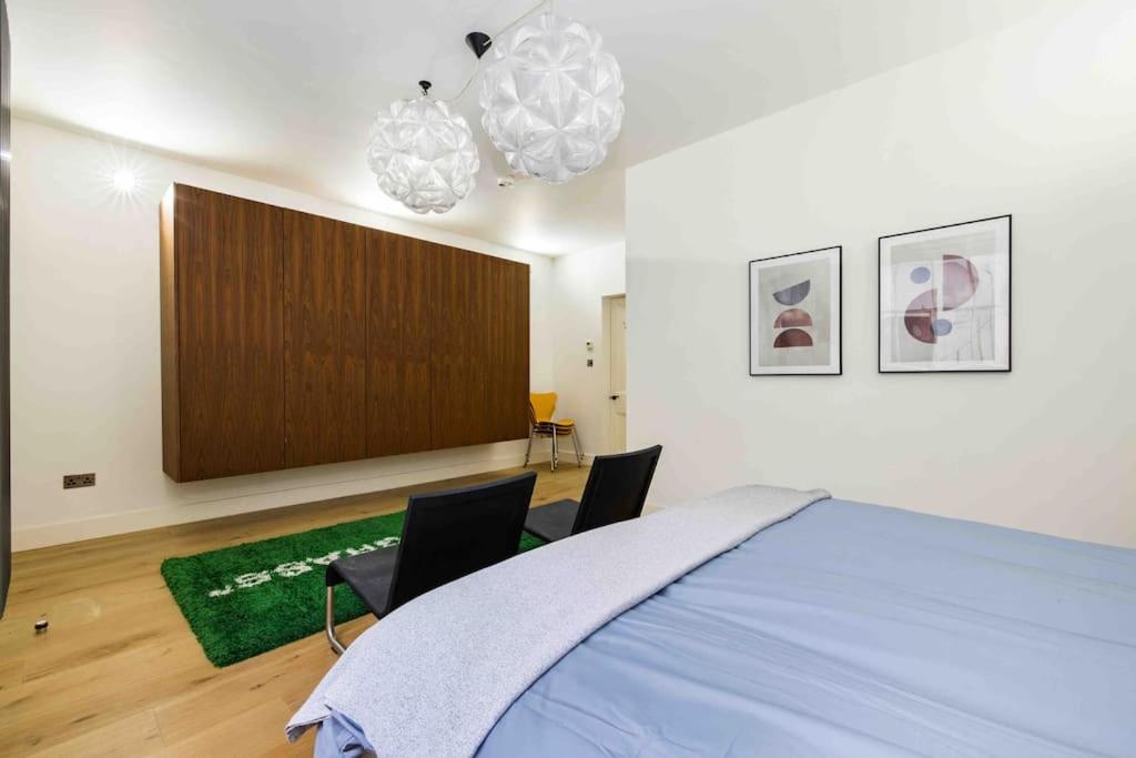 Stunning Notting Hill, 3 BD, fine Street, Garden