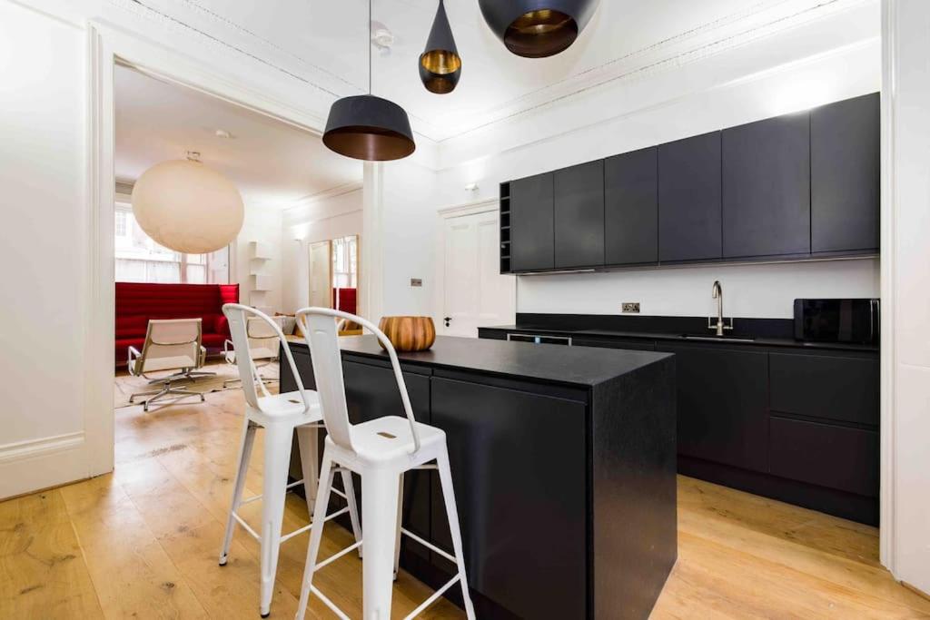 Stunning Notting Hill, 3 BD, fine Street, Garden