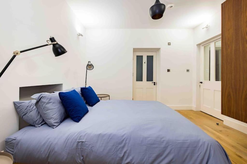 Stunning Notting Hill, 3 BD, fine Street, Garden