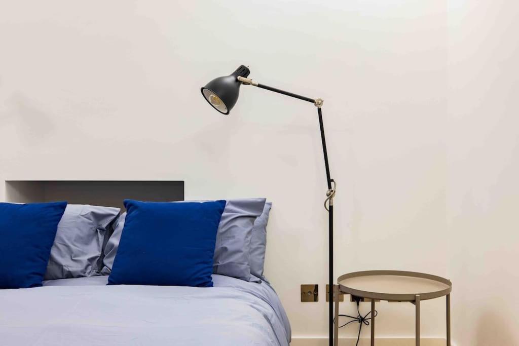 Stunning Notting Hill, 3 BD, fine Street, Garden