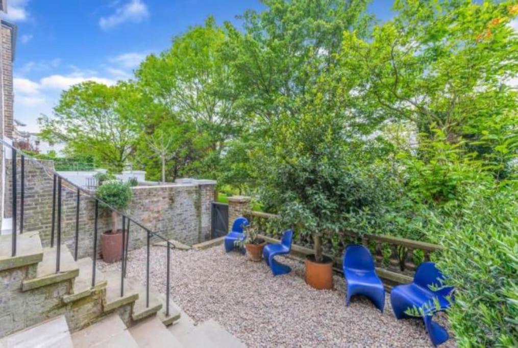 Stunning Notting Hill, 3 BD, fine Street, Garden