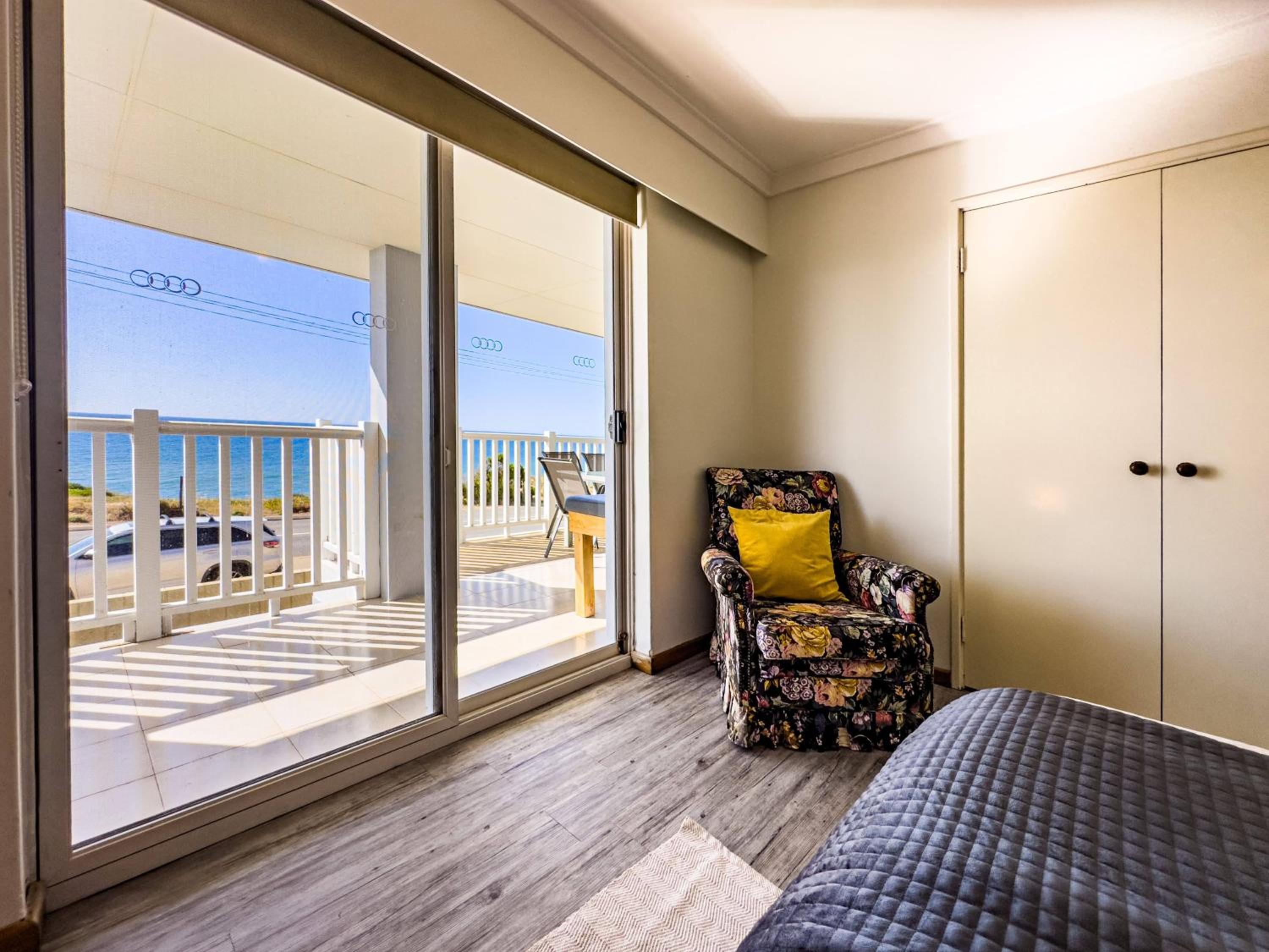 Blue Bay Beach Stay - Mandurah
