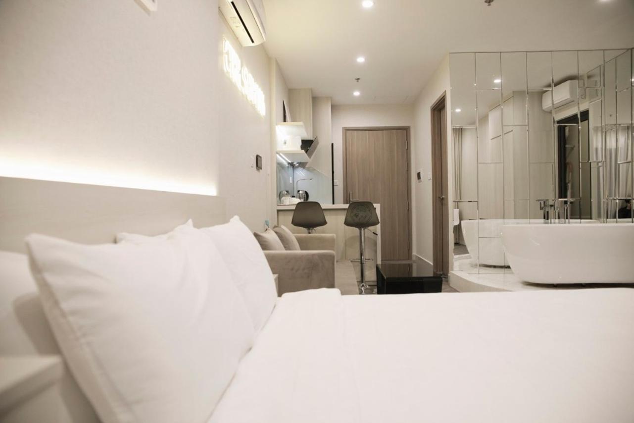 Vinhomes Ocean Park - Ctrl S by 1996 - The Luxe with bathtub - The Light with bathtub and projector - The Vintage with high floor - The Indochine with open