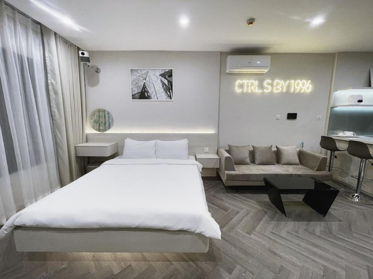 Vinhomes Ocean Park - Ctrl S by 1996 - The Luxe with bathtub - The Light with bathtub and projector - The Vintage with high floor - The Indochine with open
