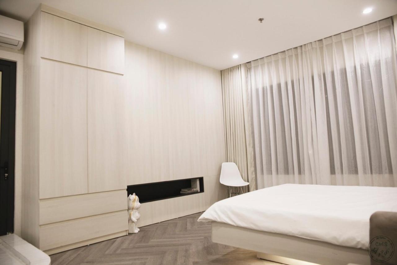 Vinhomes Ocean Park - Ctrl S by 1996 - The Luxe with bathtub - The Light with bathtub and projector - The Vintage with high floor - The Indochine with open