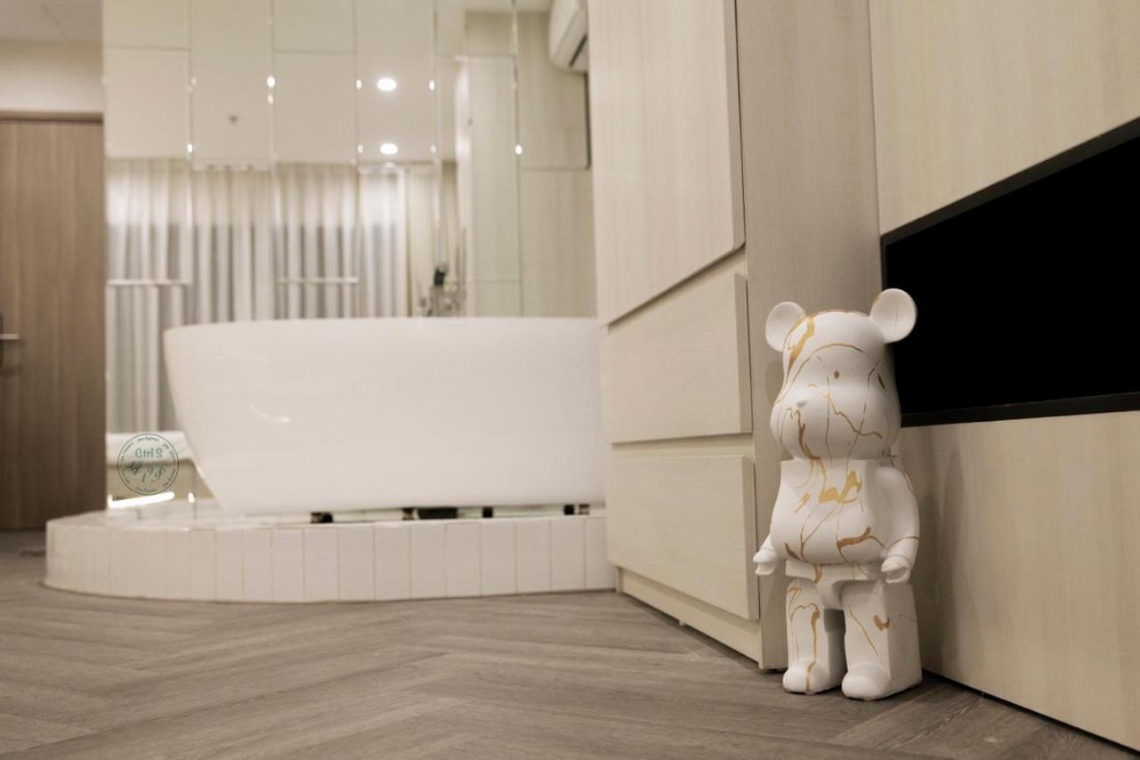 Vinhomes Ocean Park - Ctrl S by 1996 - The Luxe with bathtub - The Light with bathtub and projector - The Vintage with high floor - The Indochine with open
