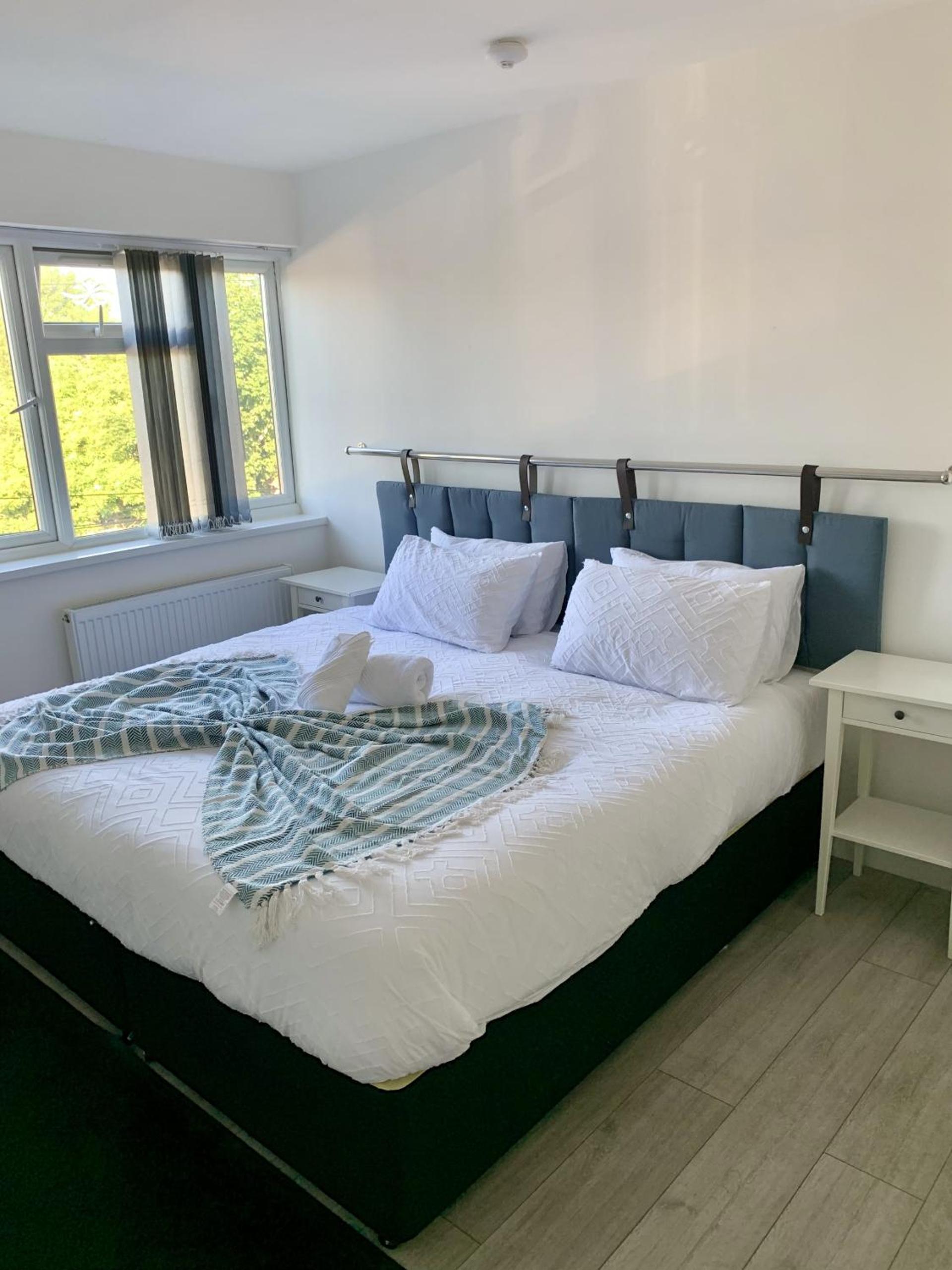 Modern & Cosy 2-Bed Apartment Near NEC, Airport & JLR! view 4