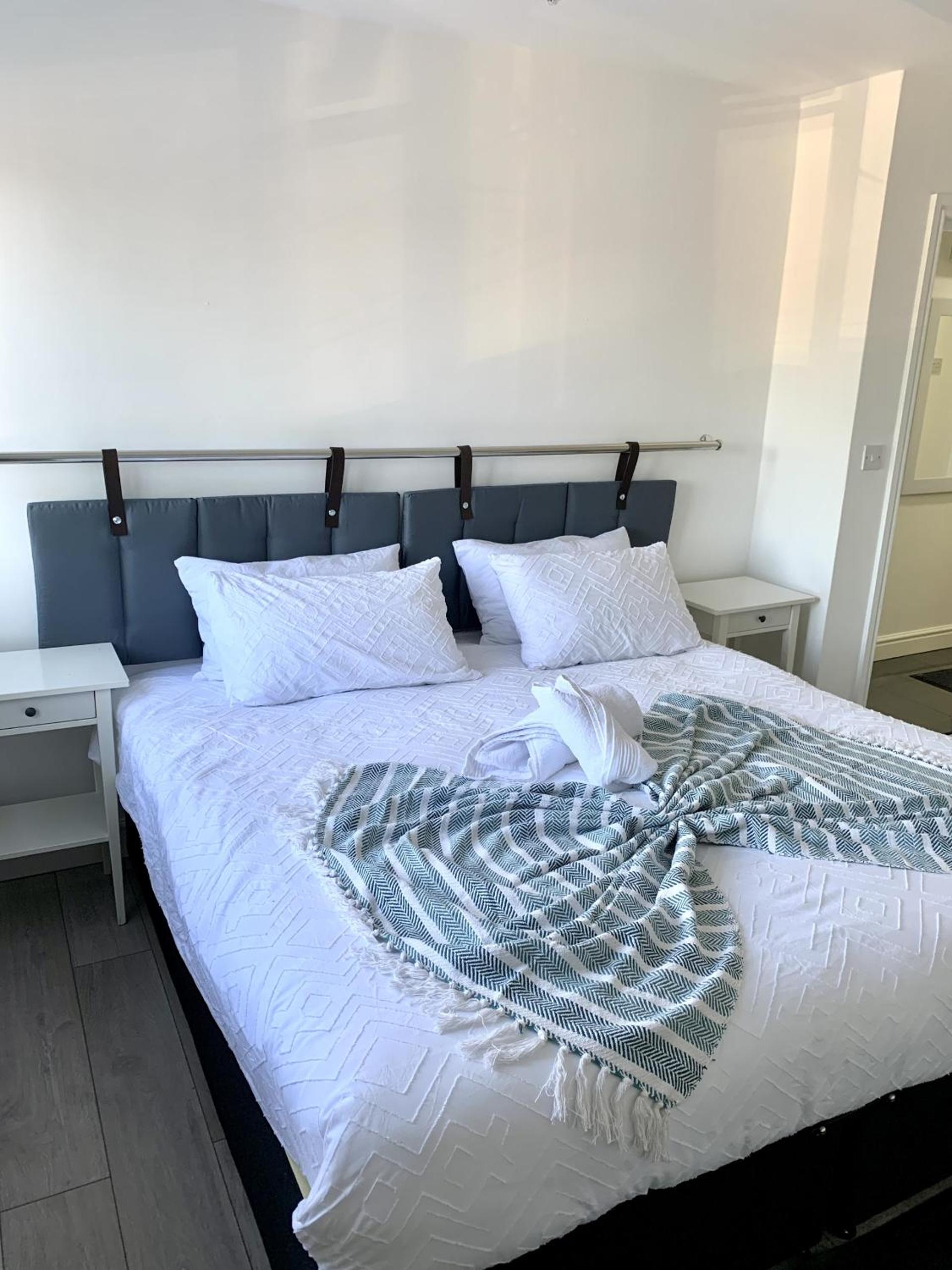 Modern & Cosy 2-Bed Apartment Near NEC, Airport & JLR! view 5