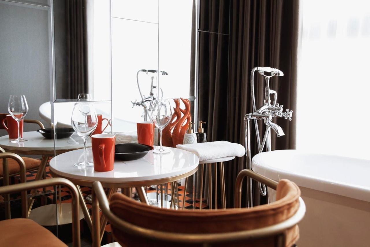 Vinhomes Ocean Park - Ctrl S by 1996 - The Luxe with bathtub - The Light with bathtub and projector - The Vintage with high floor - The Indochine with open