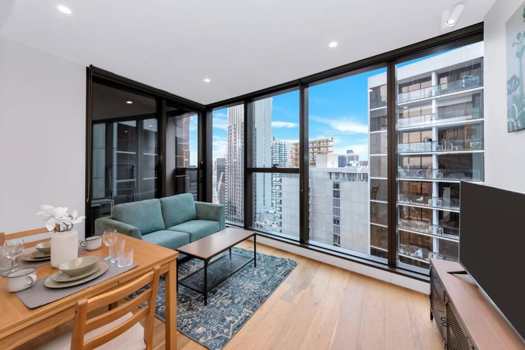Convenient location 1 bedroom apt in CBD#2913