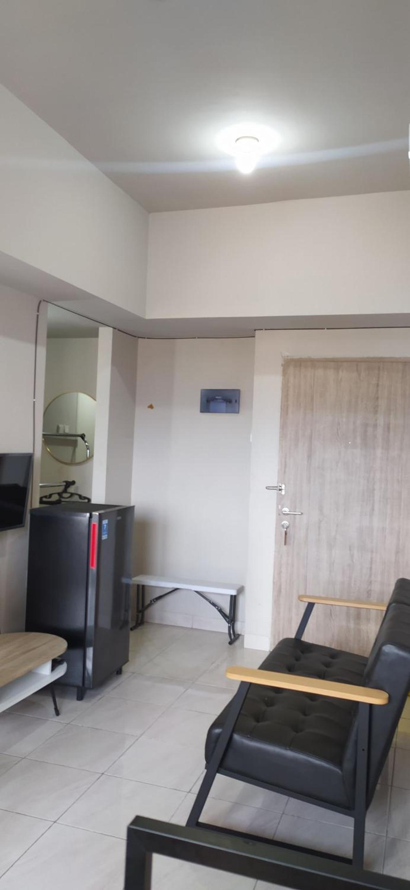 Newton Apartment Residence By Ayulian view 5