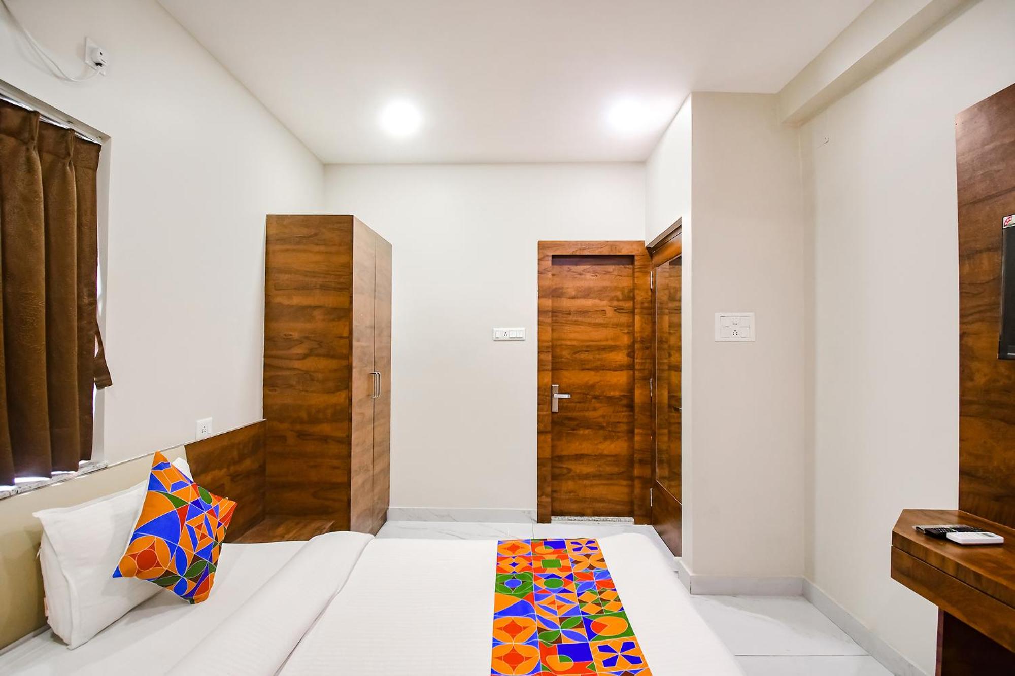 FabHotel Dak Plaza