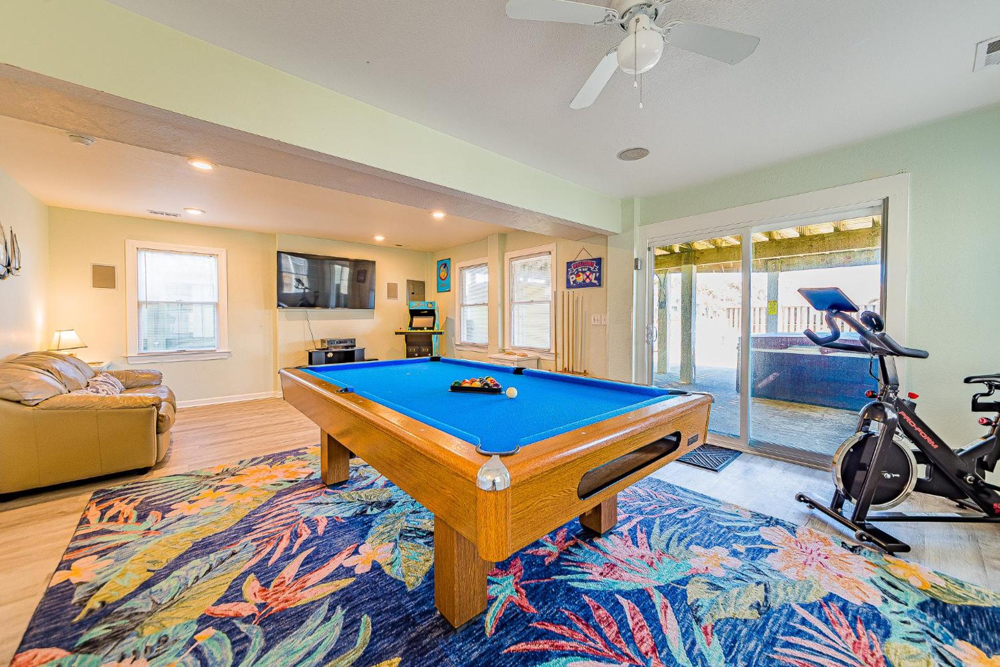 Savannah - Nags Head MP 16, Oceanfront, Direct Beach Access, Pool, Hot Tub, Pool Table