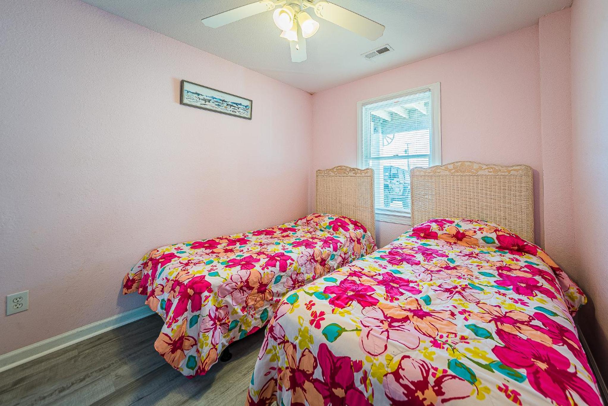 Savannah - Nags Head MP 16, Oceanfront, Direct Beach Access, Pool, Hot Tub, Pool Table
