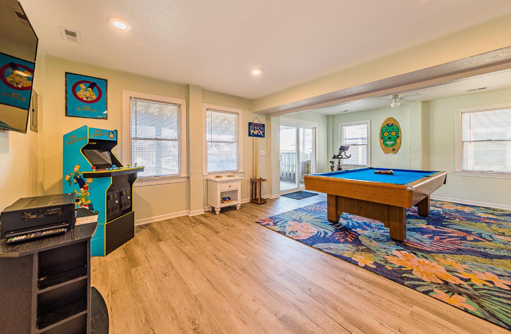 Savannah - Nags Head MP 16, Oceanfront, Direct Beach Access, Pool, Hot Tub, Pool Table