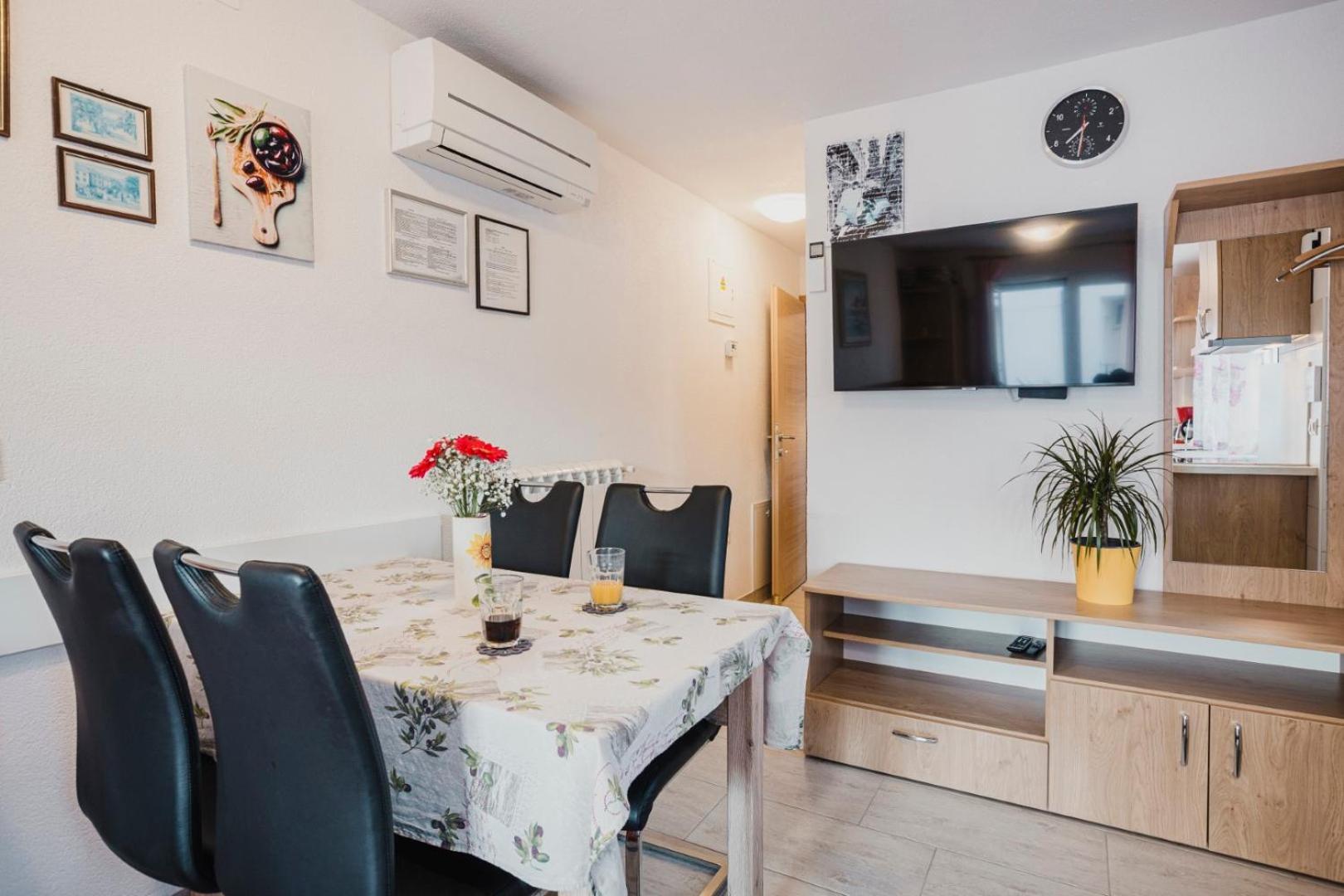 Apartments Mavel