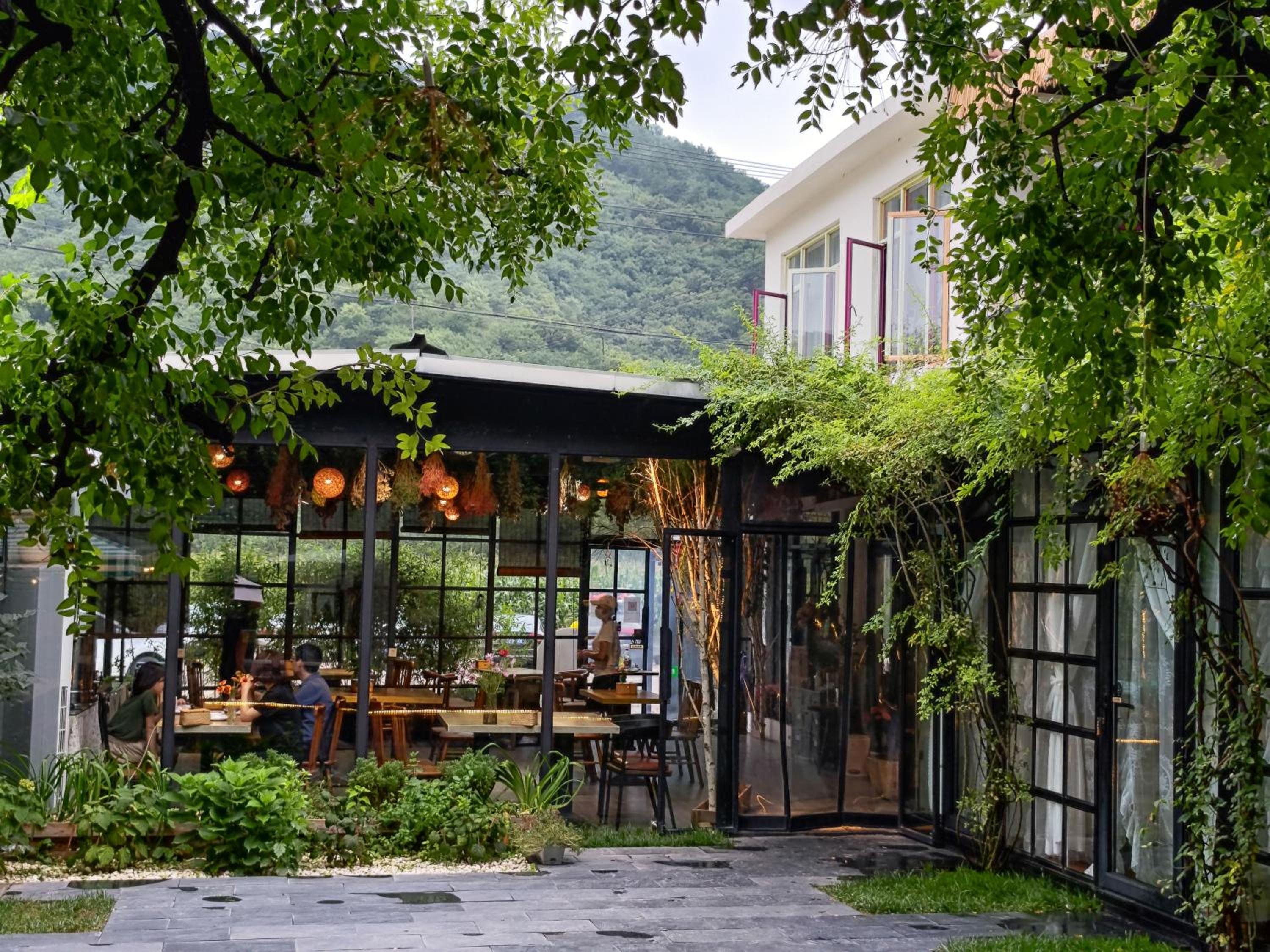 Encounter Garden Great Wall Holiday Guesthouse