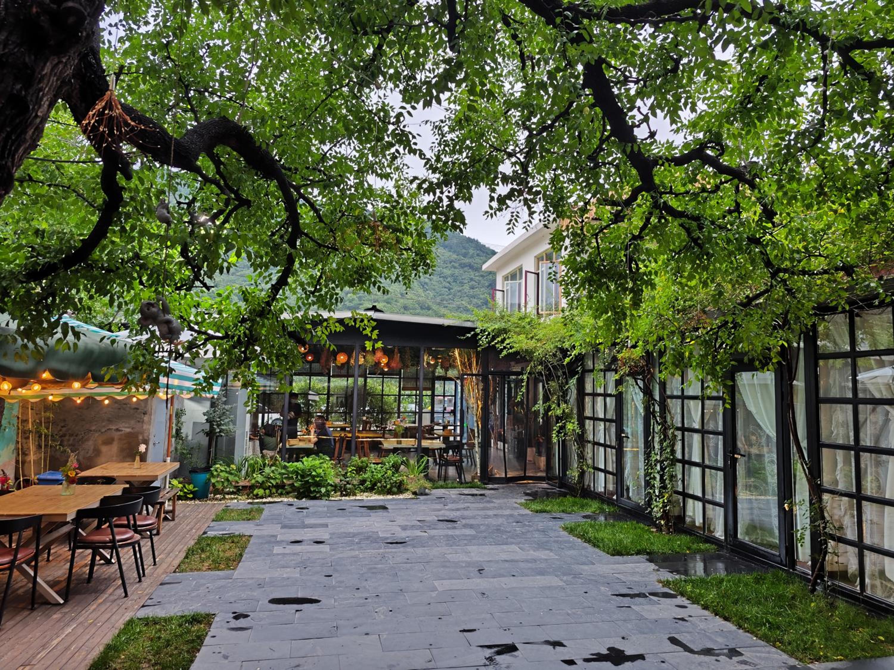 Encounter Garden Great Wall Holiday Guesthouse