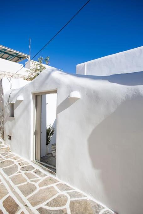 Hidden Gem Authentic cycladic house in Paros view 3