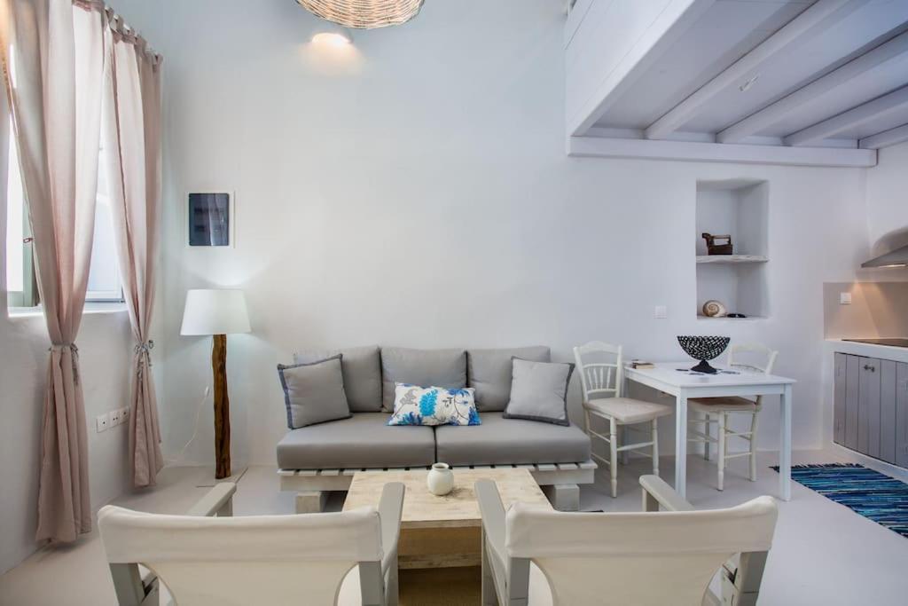 Hidden Gem Authentic cycladic house in Paros view 4