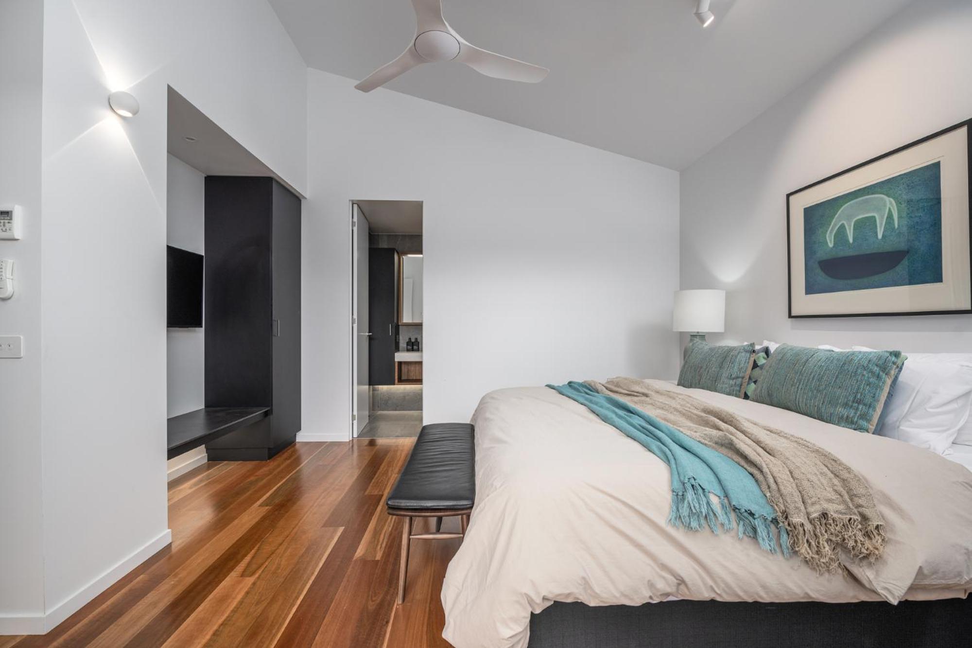 Olsen Penthouse - Art House Townhouses