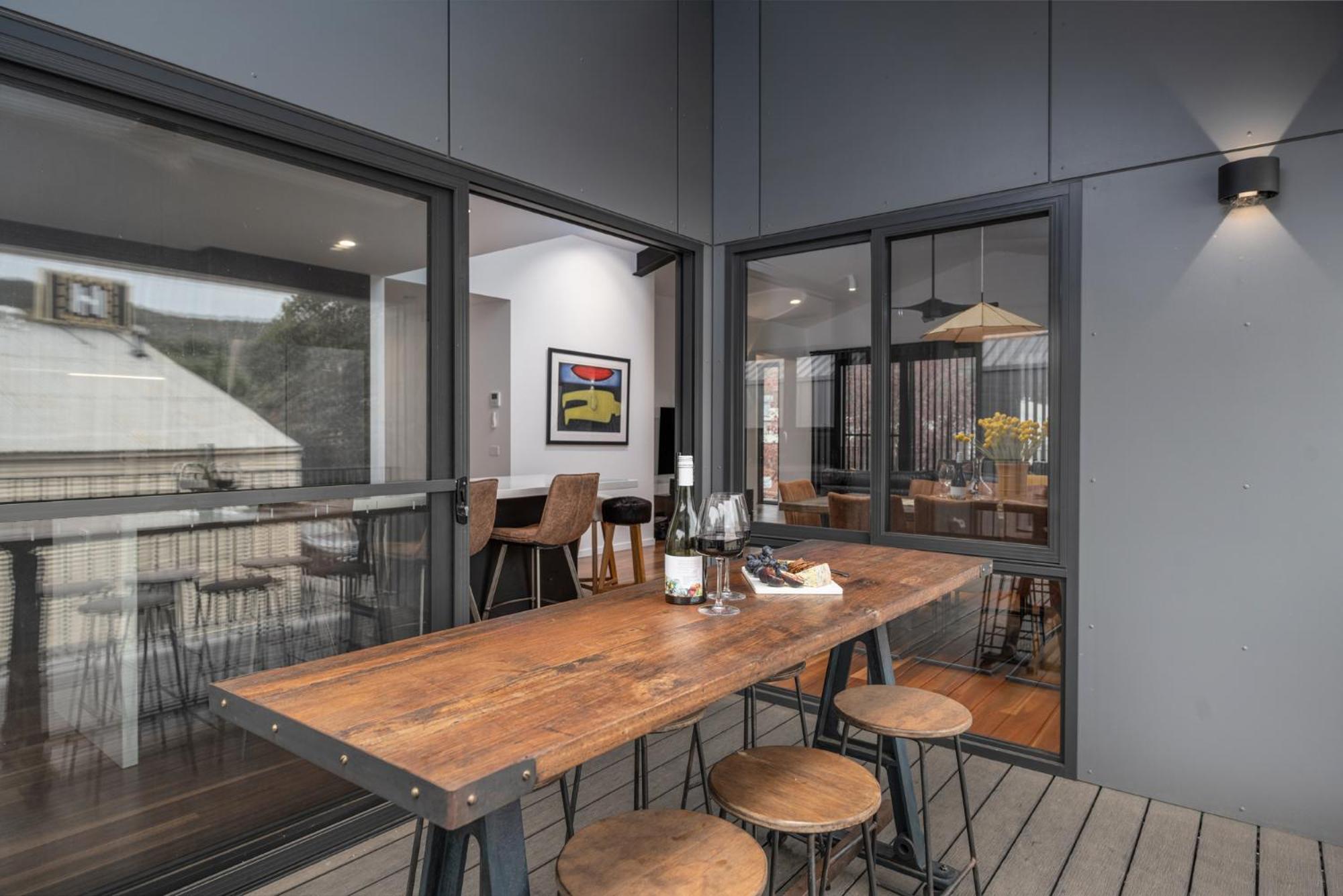 Olsen Penthouse - Art House Townhouses
